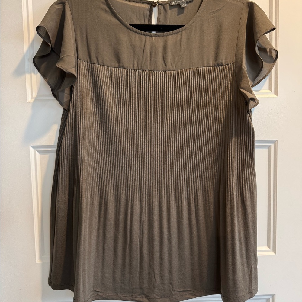 Adrianna Papelle Women’s Large Olive Green Blouse Pleating Flutter Sleeve Top